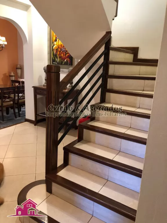 HERMOSA CASA MODERNA DE DOS PLANTAS Y TRES HABITACIONES. Fernando zona Norte — foto 3