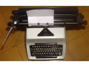 Vendo en perfecto estado máquina de escribir carro largo Olympia