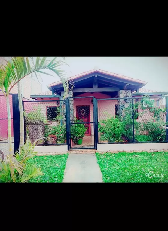 Casa ubicada a tres cuadras del Superseis Laurelty — foto 2