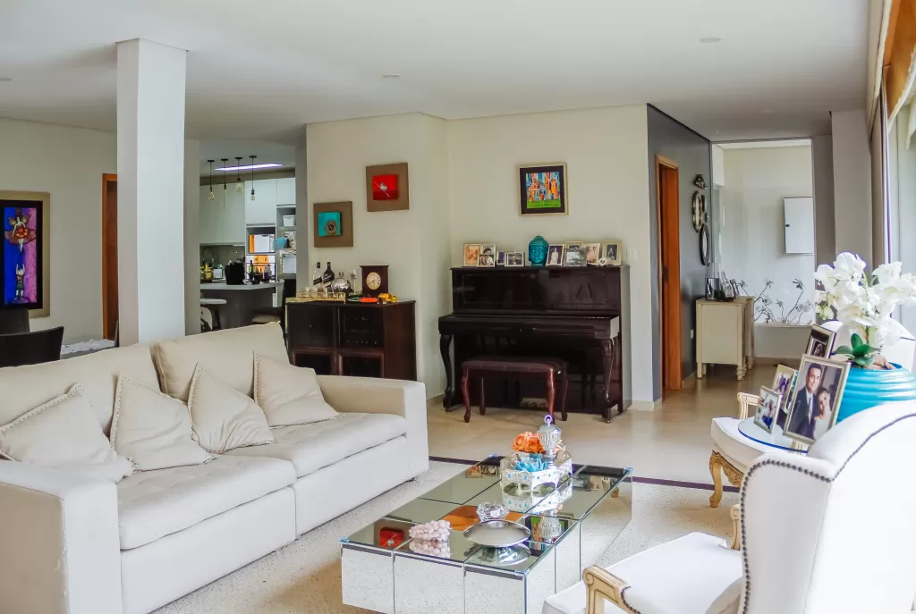 Vendo amplia y lujosa Casa de 3 dormitorios en barrio cerrado de Luque con piscina y SPA!! — foto 3