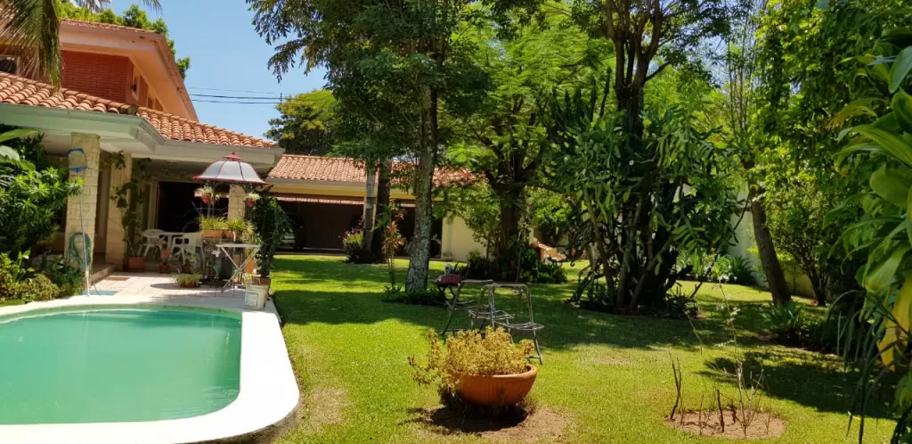 C171. Vendo Hermosa Residencia en esquina en el B° Ykua Sati!!! — foto 2