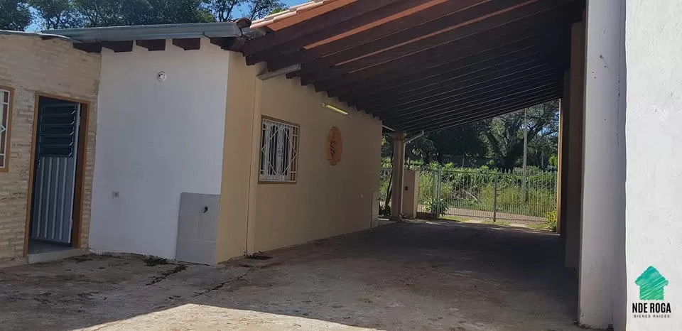 Vendo casa en Ñemby Barrio San Carlos — foto 2