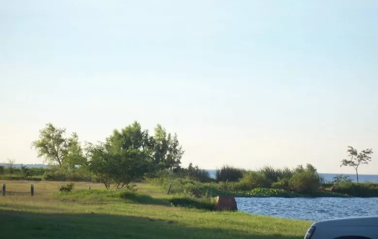 Vendo terreno de 28,5 Hectáres sobre el Lago Ypacaraí, ideal para loteamiento. — foto 2