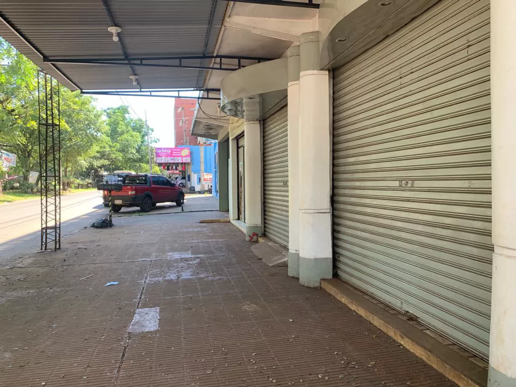 VENDO DOS SALONES JUNTOS S ENFERMERAS DEL CHACO - AREA 3 - — foto 3