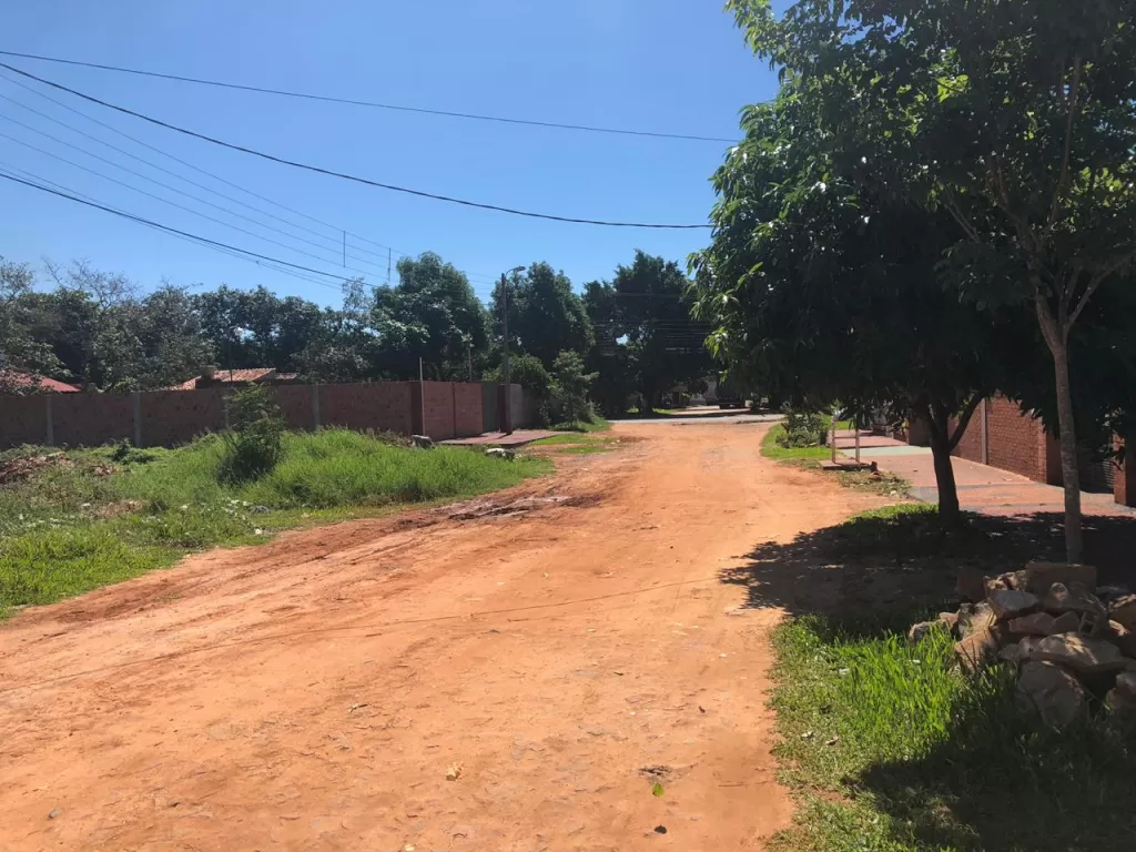 Vendo terreno ubicado en Luque – San Lorenzo a pasos del Super Mercado Stock — foto 2