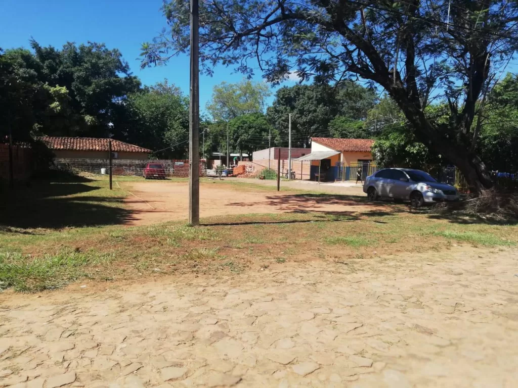 Vendo terreno ubicado en Luque – San Lorenzo a pasos del Super Mercado Stock — foto 3