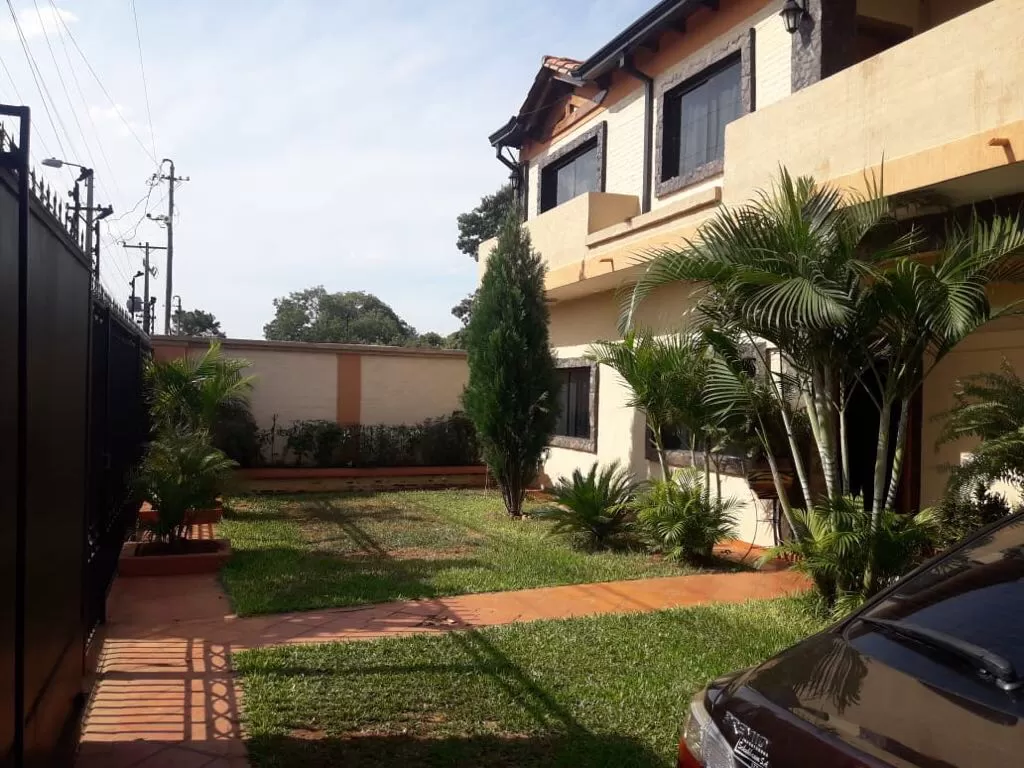 Vendo hermosa residencia en LAURELTY LUQUE — foto 2