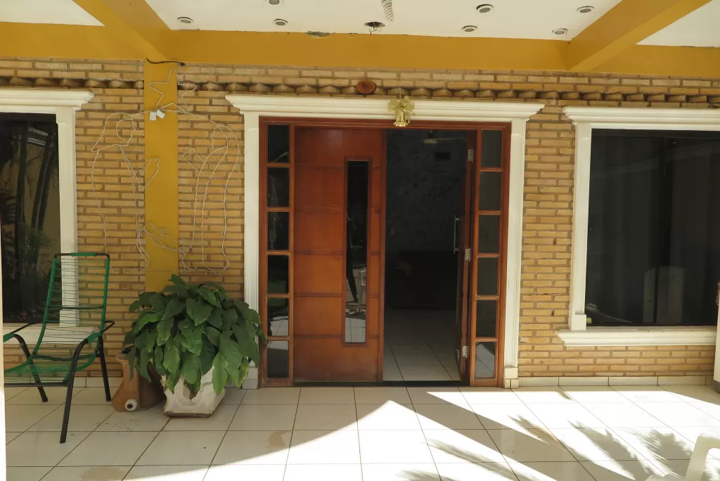 VENDO CASA EN BARRIO REMANSITO DE CIUDAD DEL ESTE — foto 2