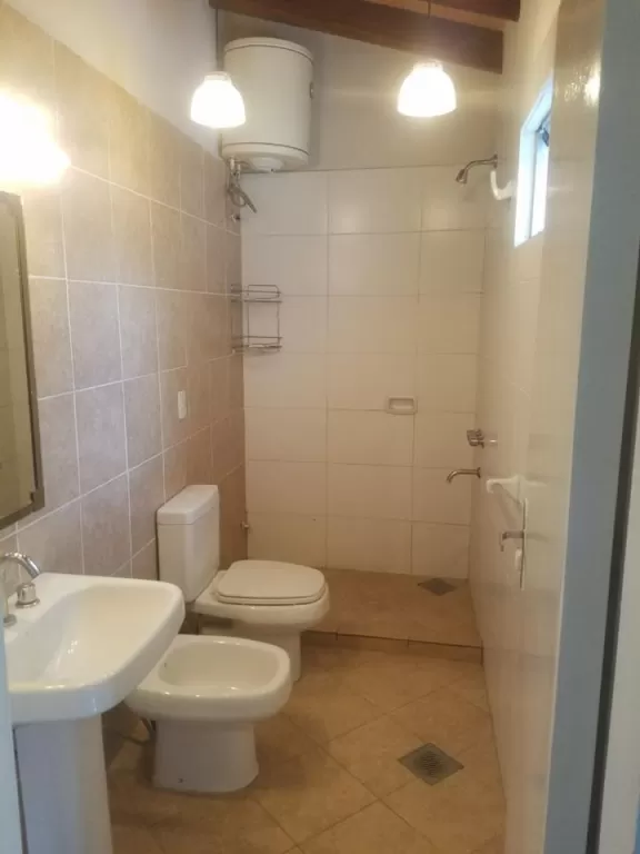ALQUILO DUPLEX EN LAMBARÉ — foto 2