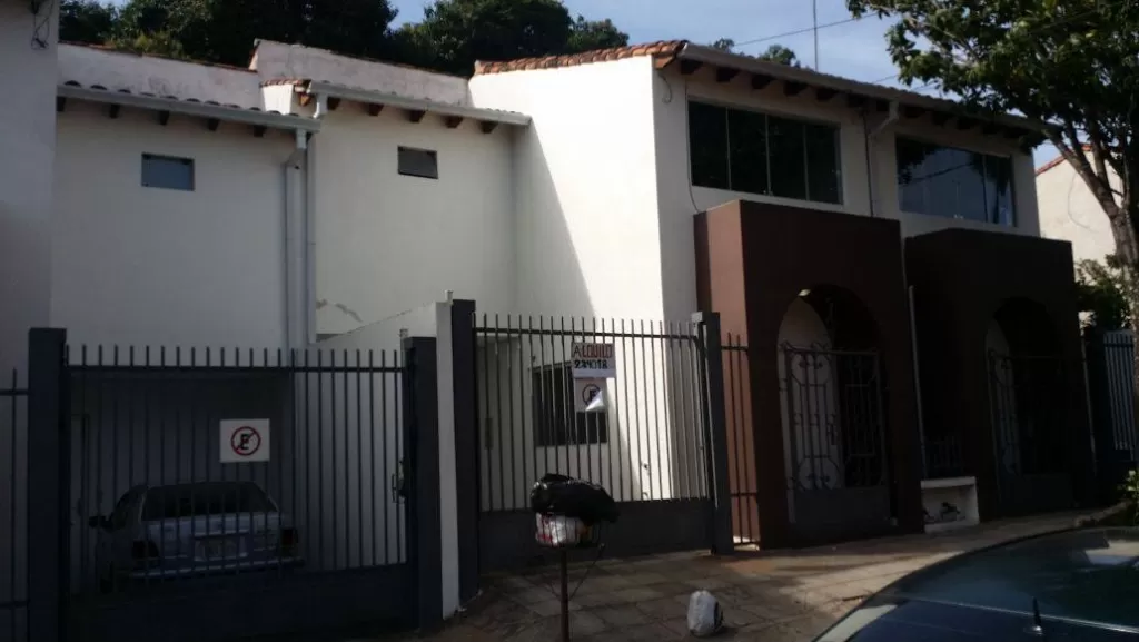 ALQUILO DUPLEX EN LAMBARÉ — foto 3