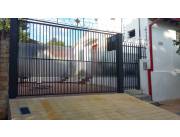 ALQUILO DEPARTAMENTO EN BARRIO SAN VICENTE, A 3 CUADRAS DEL SUPERMERCADO EL PUEBLO.