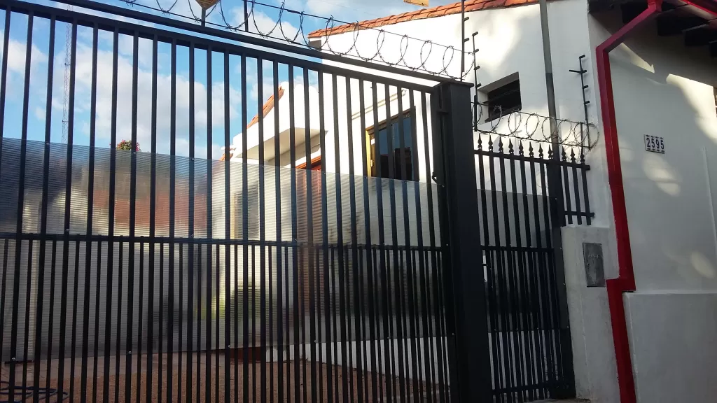 ALQUILO DEPARTAMENTO EN BARRIO SAN VICENTE, A 3 CUADRAS DEL SUPERMERCADO EL PUEBLO. — foto 2