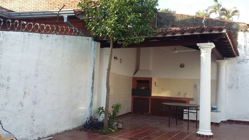 ALQUILO DEPARTAMENTO EN BARRIO SAN VICENTE, A 3 CUADRAS DEL SUPERMERCADO EL PUEBLO. — foto 3