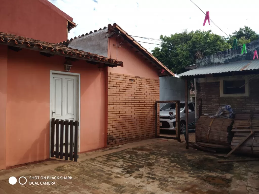 Casa con salón comercial en san lorenzo sinalco — foto 2