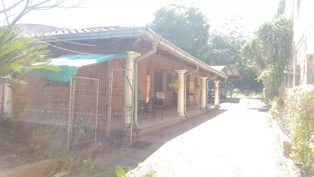 VENDO CASA EN VISTA ALEGRE a 3 cuadros de Av. fdo de la mora — foto 3