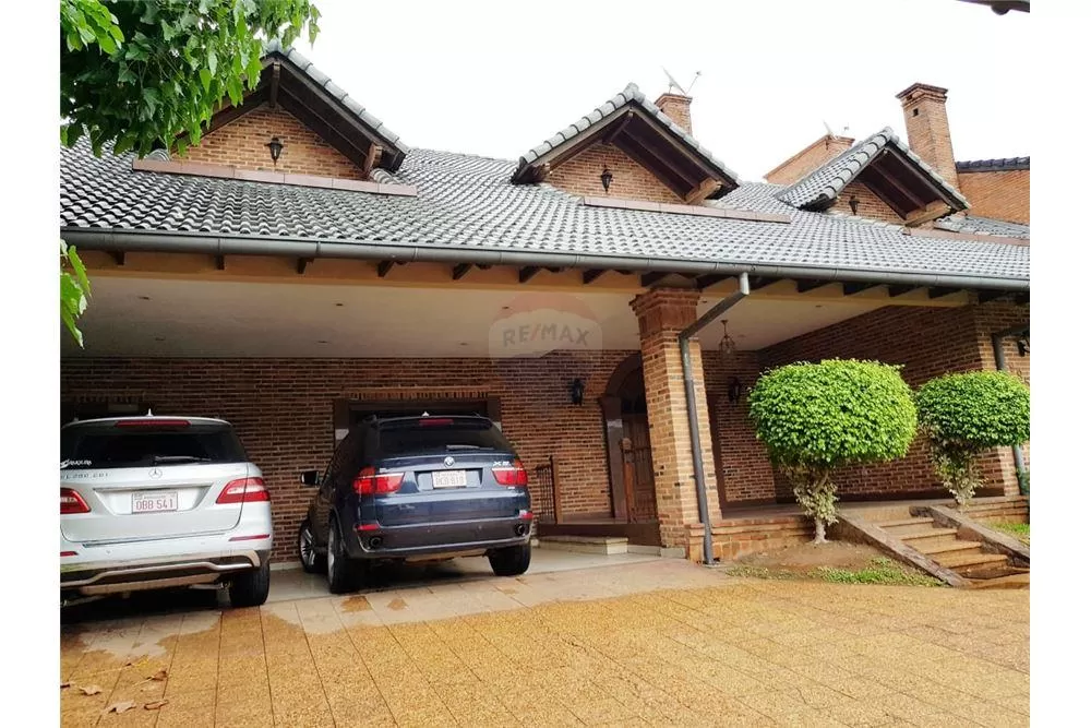 VENDO IMPORTANTE RESIDENCIA EN CARMELITAS 900,000 USD — foto 2