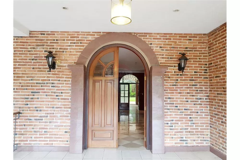 VENDO IMPORTANTE RESIDENCIA EN CARMELITAS 900,000 USD — foto 3