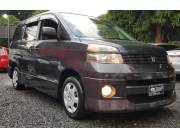 VENDO TOYOTA VOXI AÑO 2003 GRIS HUMO 5 PUERTA RECIEN IMPORT OFRECE A.C.IMPORT
