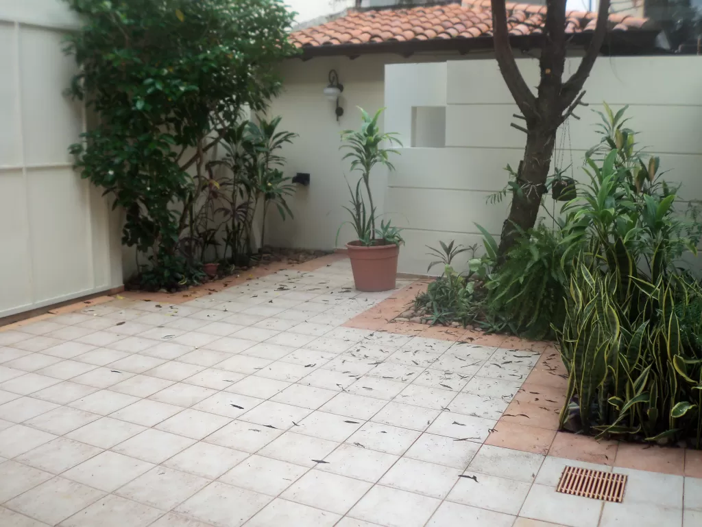 MANORA ZONA COLEGIO AMERICANO SUPER CASA RICA — foto 3
