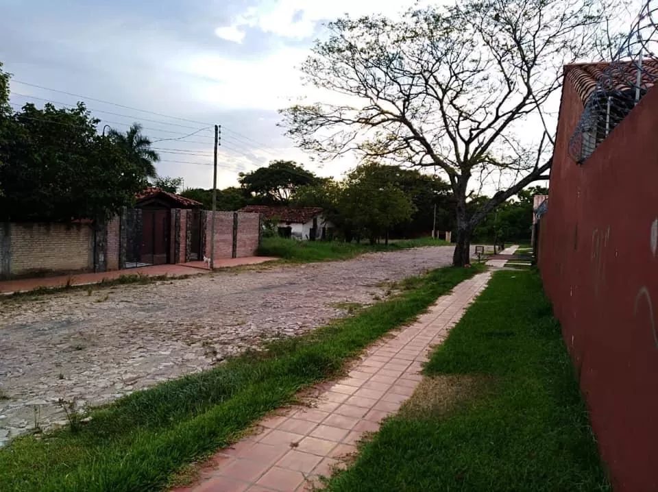 VENDO HERMOSO TERRENO EN MARIANO ROQUE ALONSO. A 5 CUADRAS DE LA MUNICIPALIDAD — foto 3