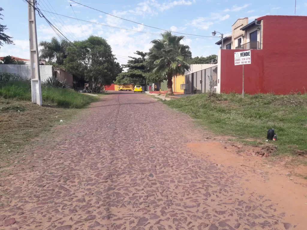 TERRENO EN LAMBARE, BARRIO KENEDDY. — foto 3