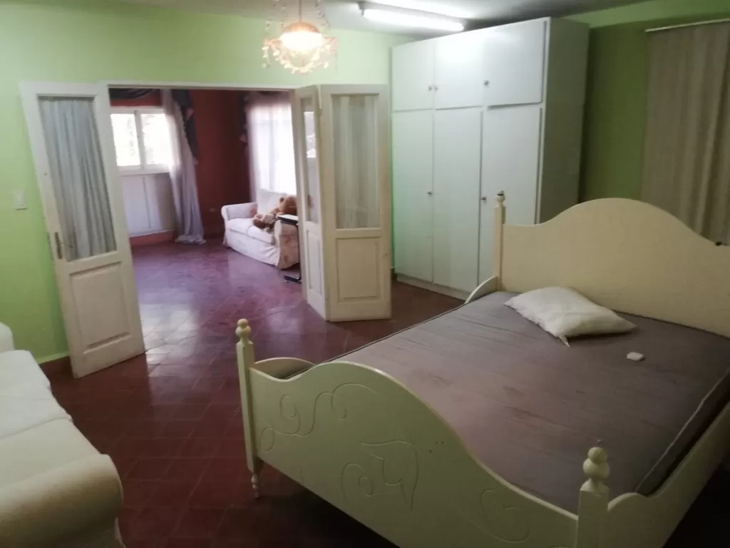 Residenciacasa de 3 pisos en Barrio Herrera — foto 2