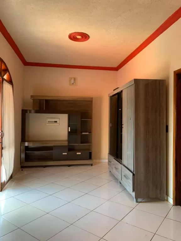 VENDO HERMOSA CASA DE 09 HABITACIONES EN PLENO CENTRO DE PDTE FRANCO — foto 2
