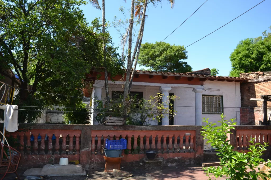 Vendo 2 casas en un terreno de 420 mts2 con 2 Salones Comerciales — foto 3