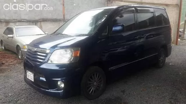 Toyota Noah 2003 — foto 4