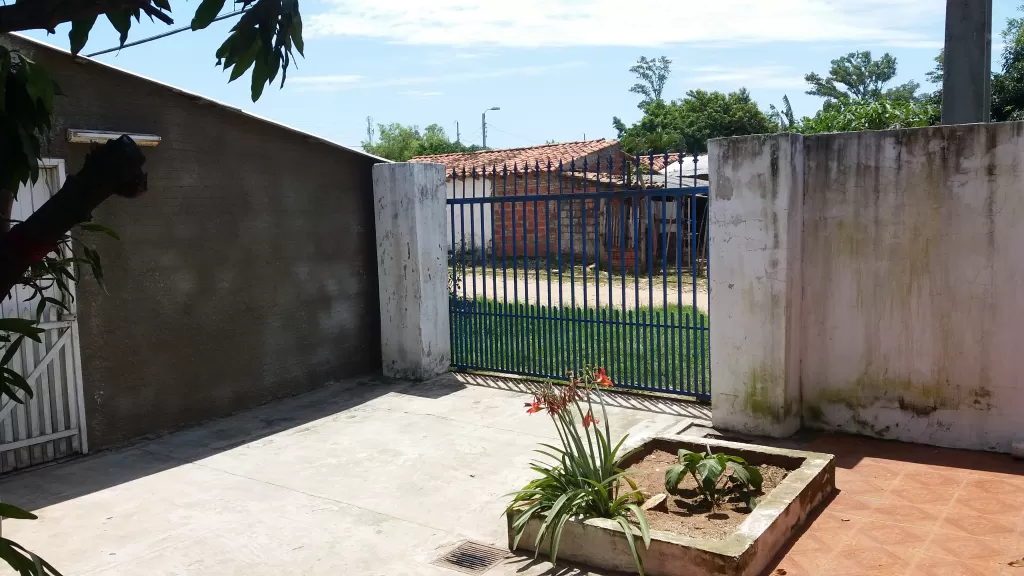 HERMOSA CASA EN MARIANO ROQUE ALONSO Barrio San Luis — foto 3