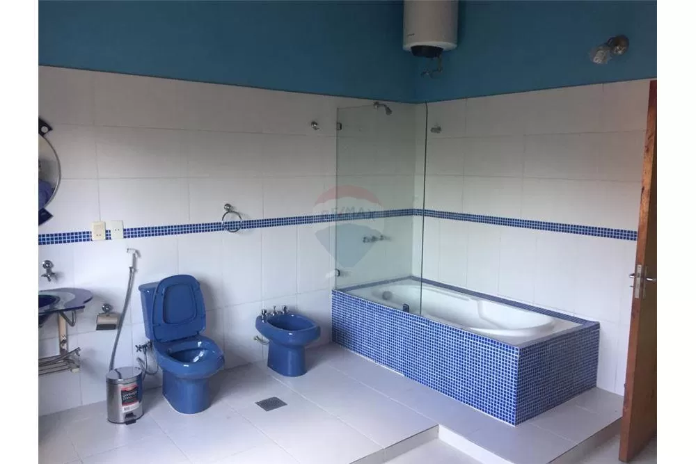 VENDO HERMOSA CASA EN VILLA AURELIA CAPITAN VILLAMAYOR 702 ESQ VICTOR HEYN — foto 3