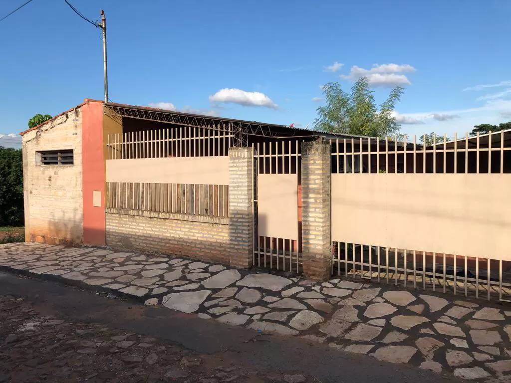 VENDO PROPIEDAD DE ESQ A ESQ EN VILLA ELISA — foto 2