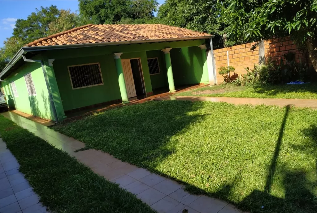 VENDO CASA CON AMPLIO PATIO. — foto 2