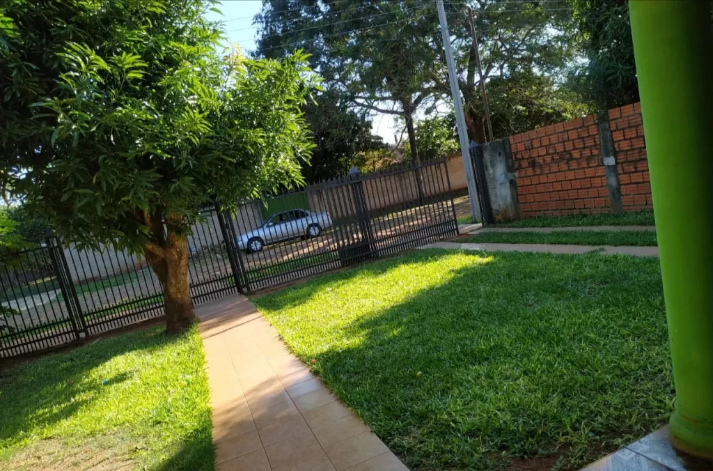 VENDO CASA CON AMPLIO PATIO. — foto 3