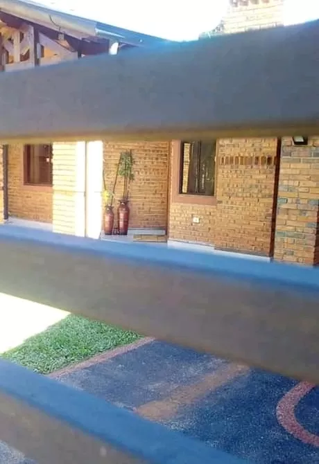 HERMOSA RESIDENCIA EN LUQUE, BARRIO YCUA DURÉ — foto 3