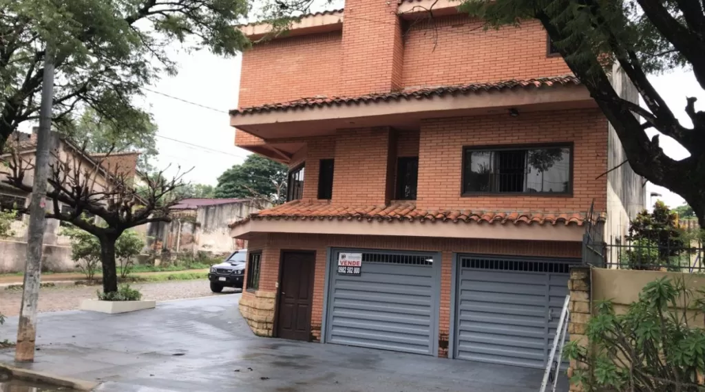 INMOBILIARIA VENDE CASA en la calle Herrera 3132 esq. Bomberos Voluntarios — foto 2