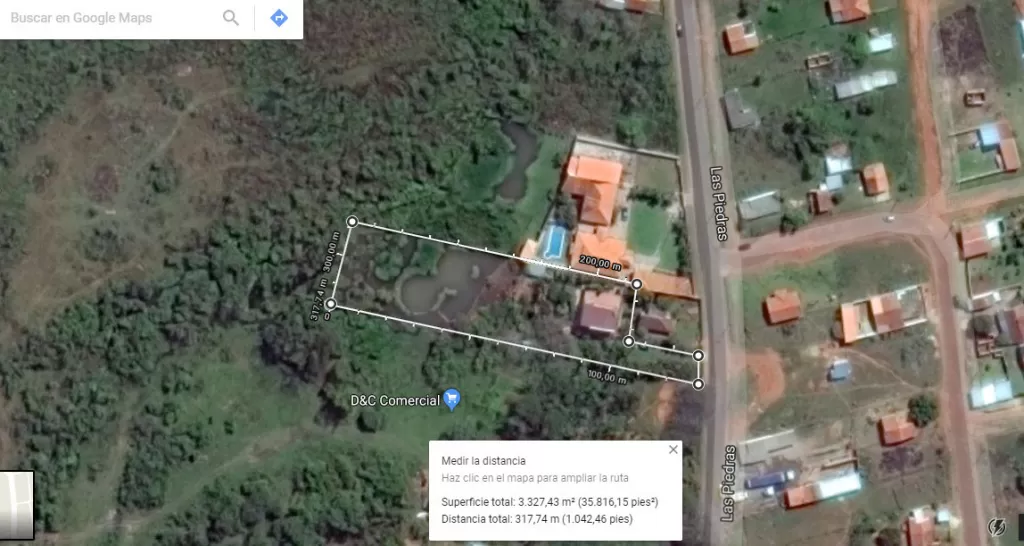 HERMOSA CASA CON ARROYO Y LAGUNA — foto 2