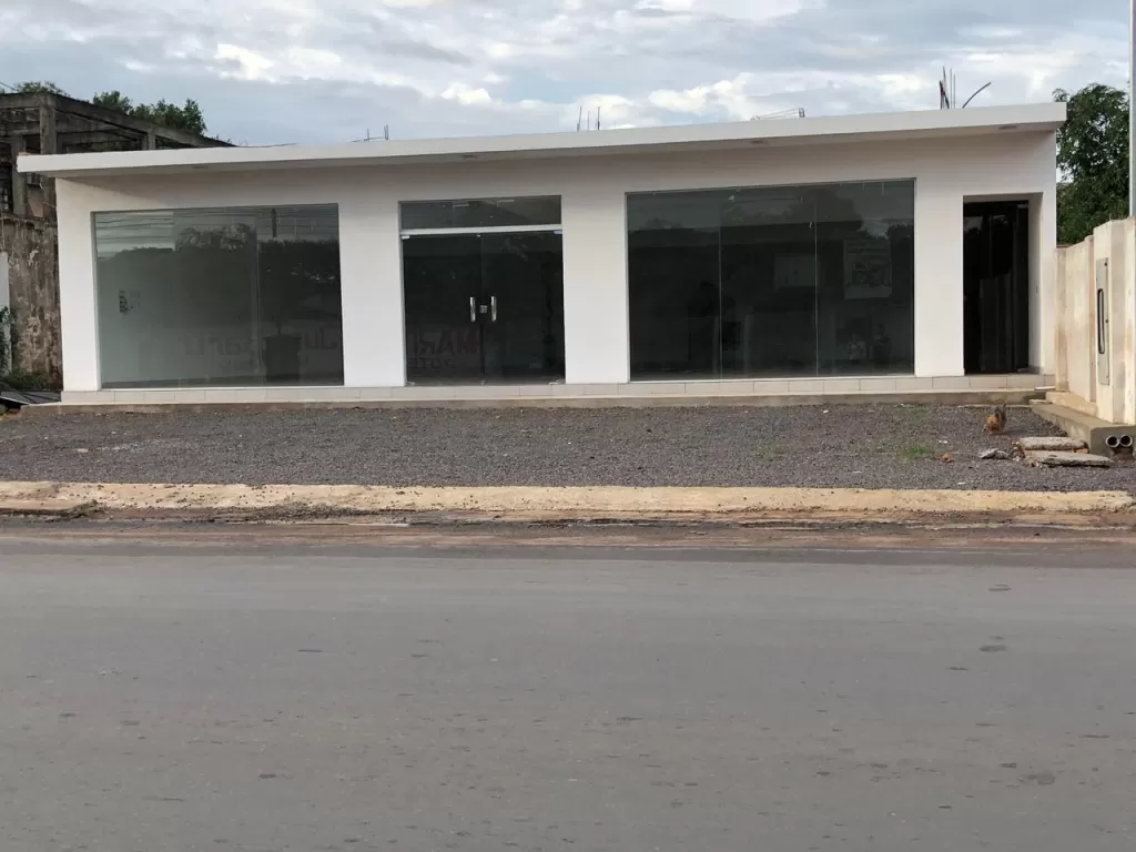 ALQUILO SALON COMERCIAL EN PARAGUARI SOBRE RUTA 1 ZONA CENTRICA — foto 3