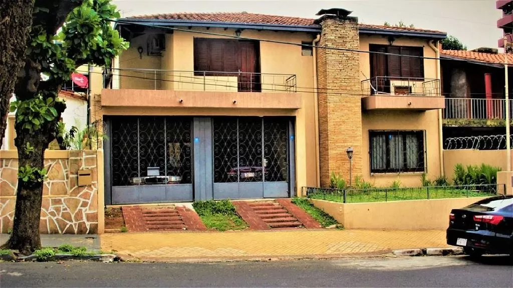 Casa de 2 pisos zona centro — foto 3