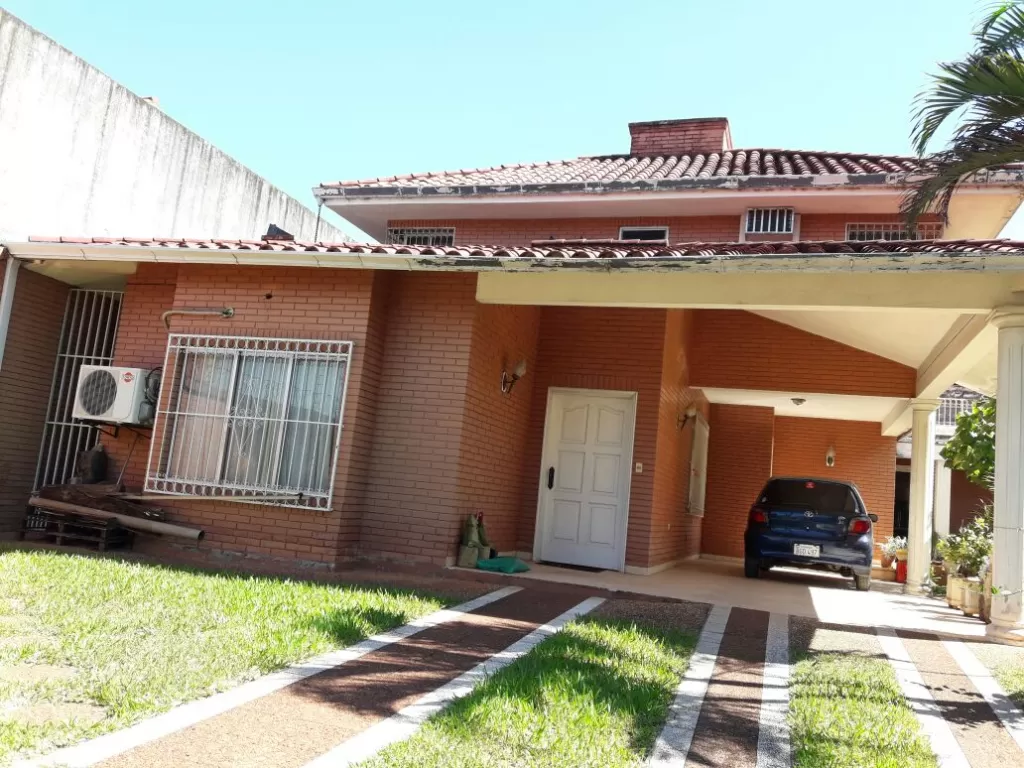 VENDO AMPLIA CASA EN DOS TERRENOS JUNTOS — foto 2