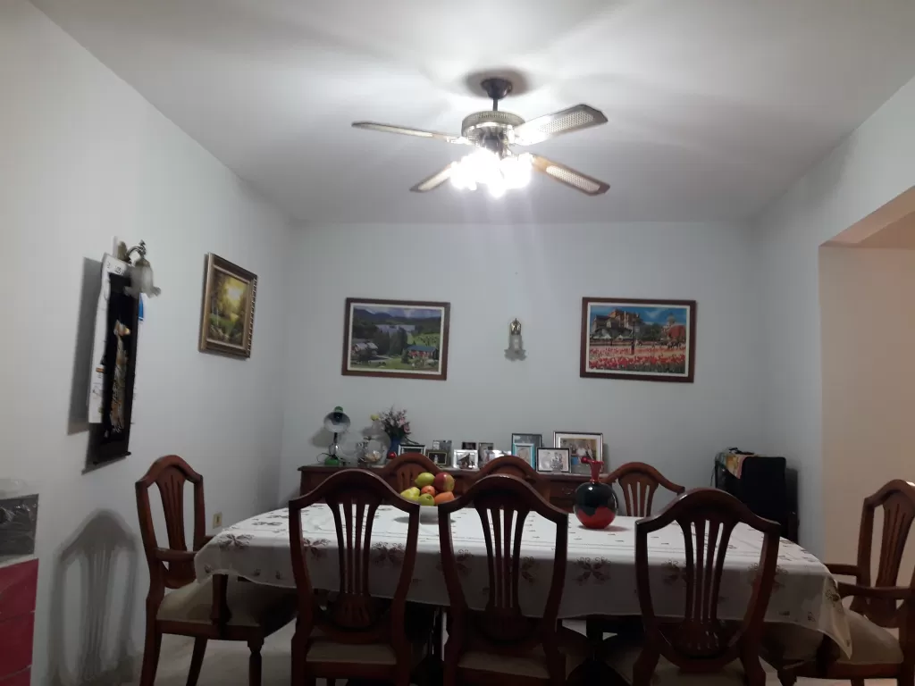 VENDO AMPLIA CASA EN DOS TERRENOS JUNTOS — foto 3