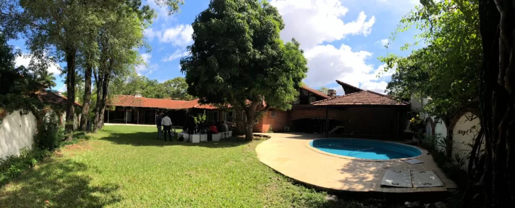 TERRENO DE 1080 MTS2+CASA DE 480 MTS2 BARRIO YCUÁ SATÍ — foto 3