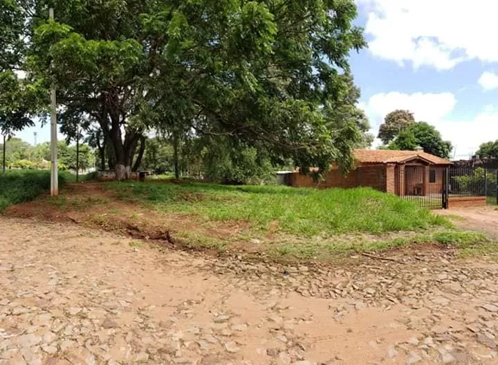 Vendo hermoso de terreno en el Centro de Villa Elisa. — foto 2