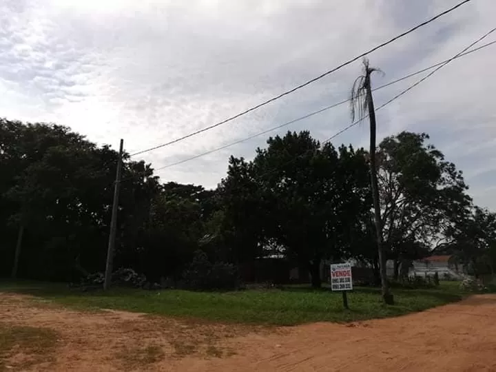 Vendo hermoso terreno en esquina en Mariano Roque Alonso, Barrio María Auxiliadora — foto 2