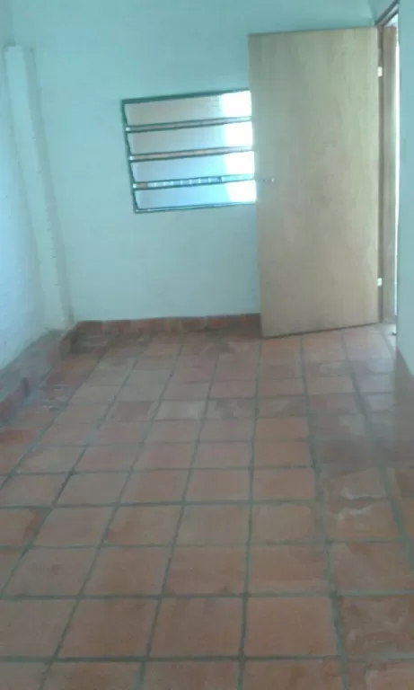 Alquilo dos piezas en Aregua Zona Cacique — foto 3