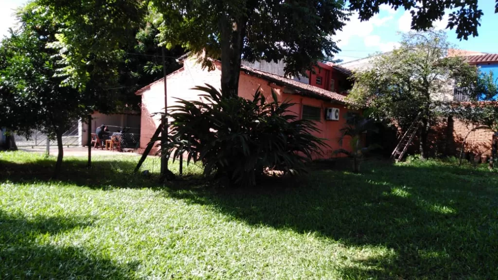 Vendo casa, con salones comerciales. — foto 2