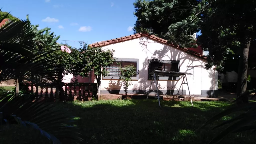 Vendo casa, con salones comerciales. — foto 3