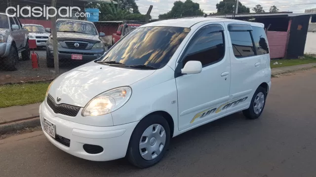 Toyota Funcargo 2003 — foto 2