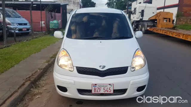 Toyota Funcargo 2003 — foto 3