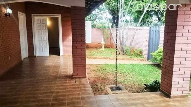 VENDO HERMOSA CASA PROXIMO A LA CONFEDERACION SUDAMERICANA DE FUTBOL. — foto 2